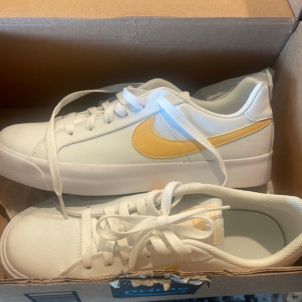 Nike size 8.5